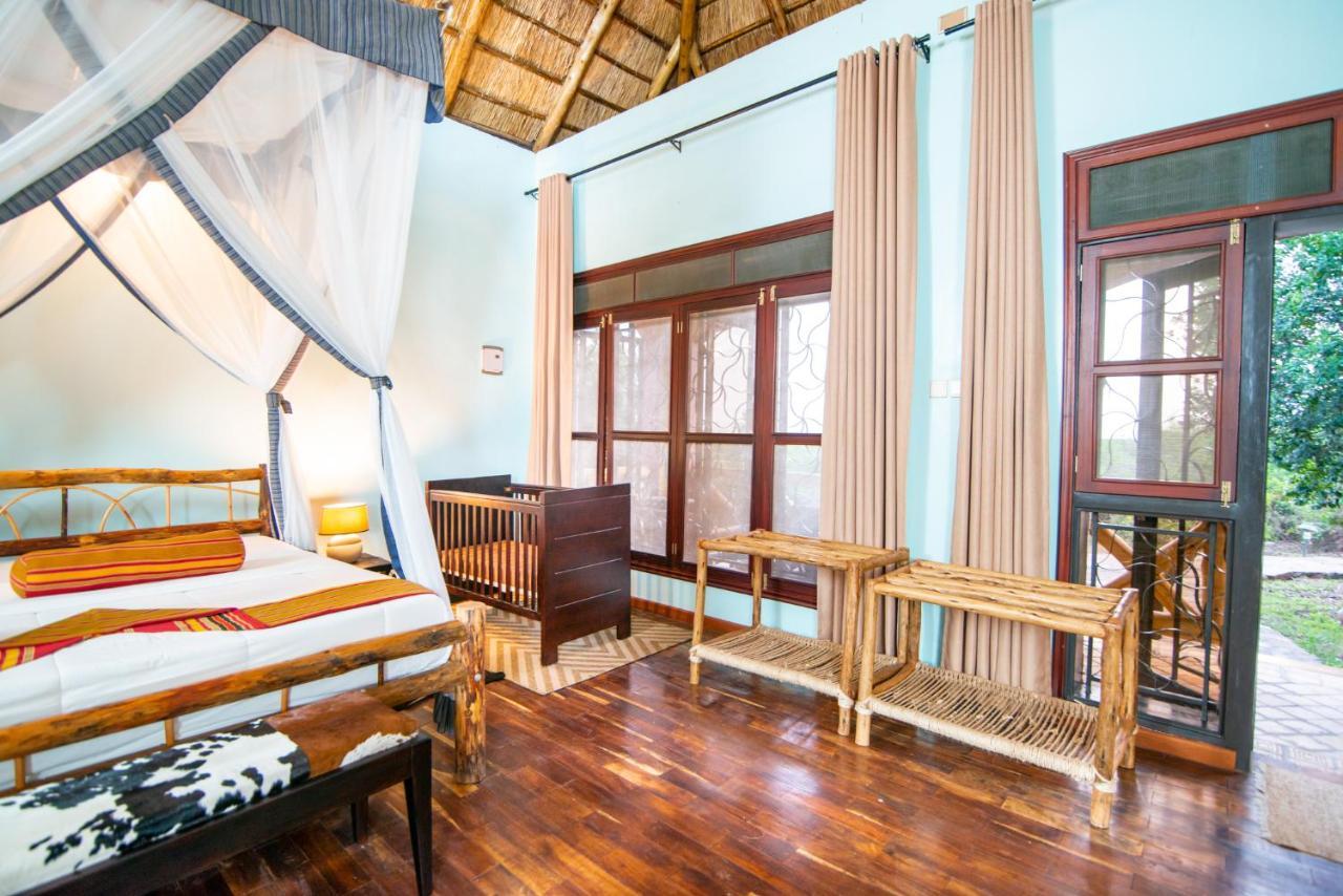 Buffalo Safari Lodge Katunguru ภายนอก รูปภาพ