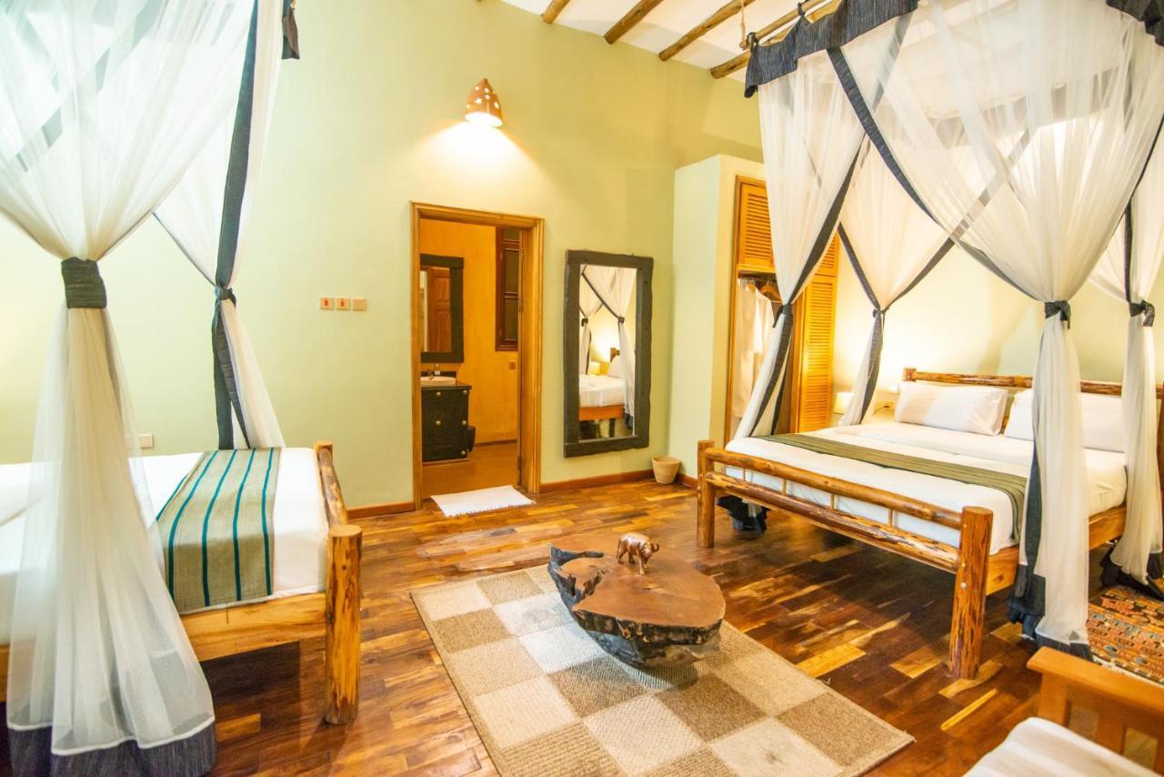 Buffalo Safari Lodge Katunguru ภายนอก รูปภาพ