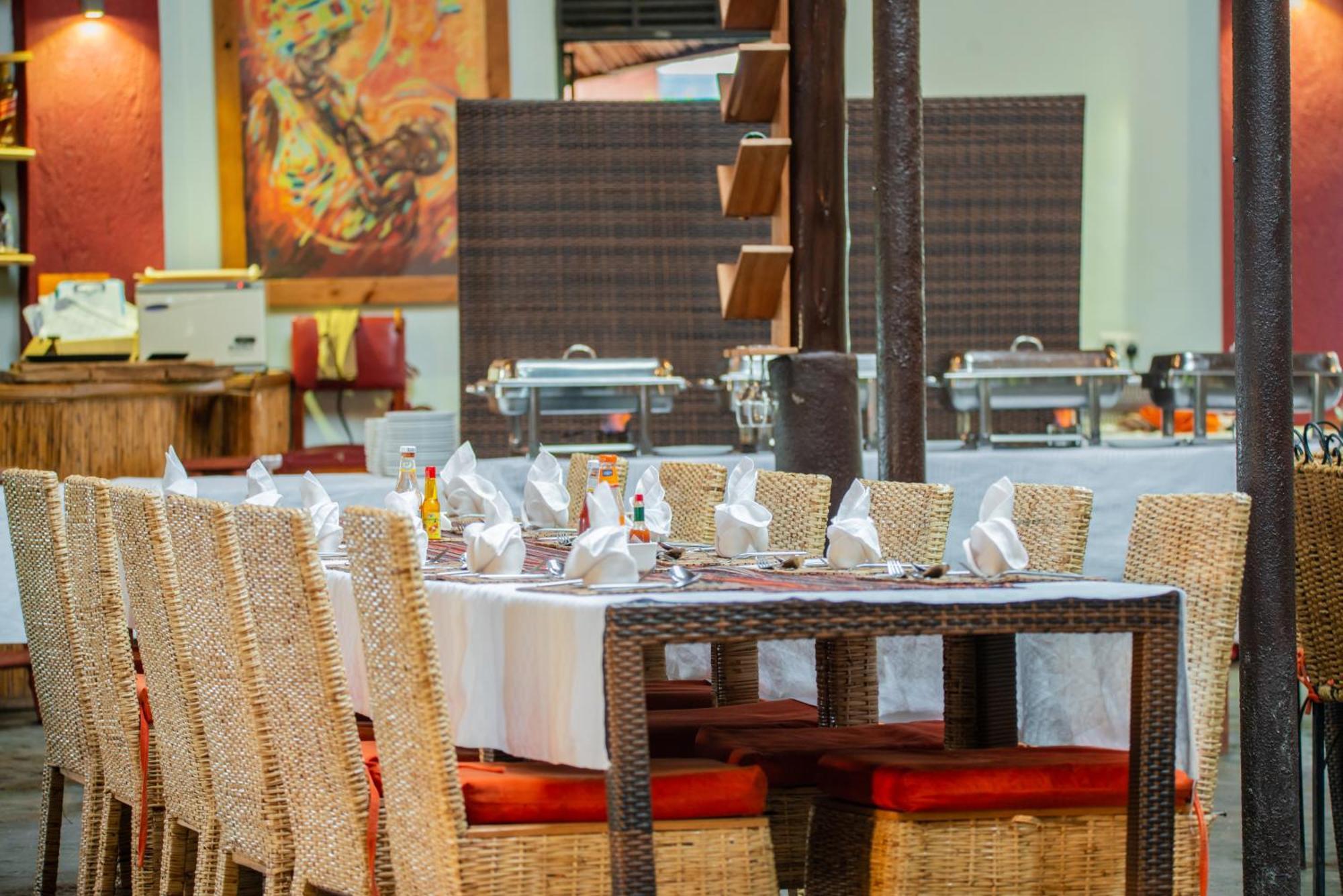 Buffalo Safari Lodge Katunguru ภายนอก รูปภาพ