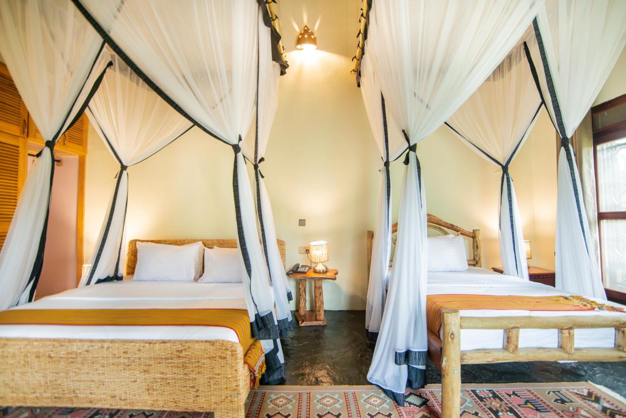 Buffalo Safari Lodge Katunguru ภายนอก รูปภาพ